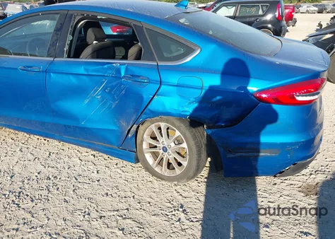2020 Ford Fusion Se z USA, uszkodzony, nr VIN 3FA6P0HDXLR135302